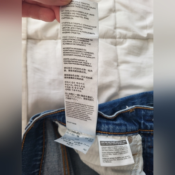 Levis size 29, Great For Curves! - Picture 7 of 12